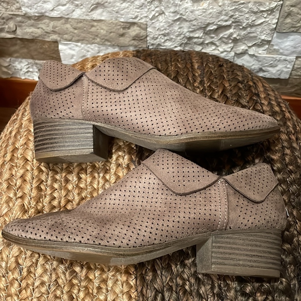 SO Brand Women’s Tan Short Ankle Boots Sz. 6 1/2 - Picture 5 of 10